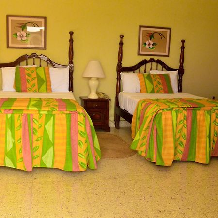 Sahara Dela Mer Inn Montego Bay Dış mekan fotoğraf