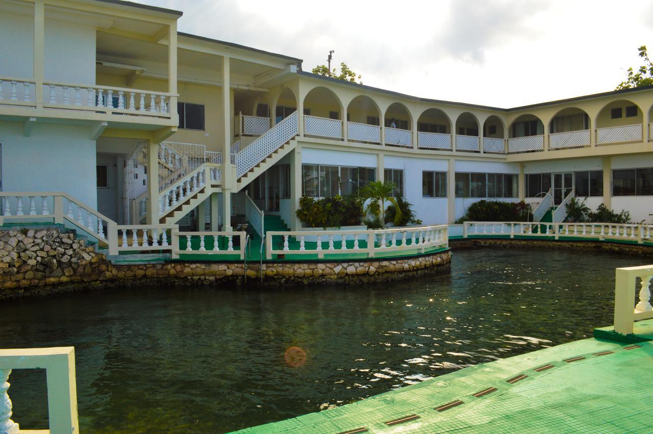 Sahara Dela Mer Inn Montego Bay Dış mekan fotoğraf